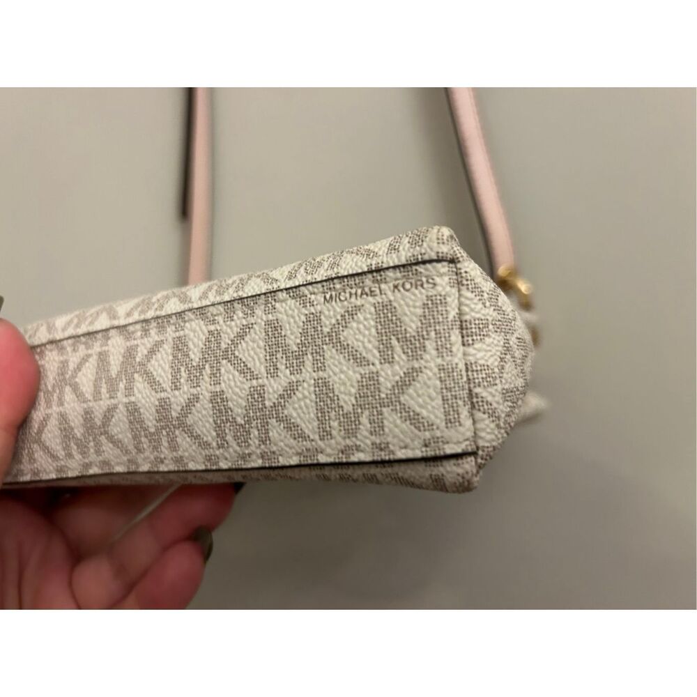 Michael Kors Trisha Medium Logo Crossbody Bag EUC - Picture 5 of 16